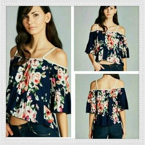 LAST 1 SALE  🌸 BOHO Cold Shoulder Bell Sleeve Top