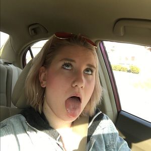 Meet your Posher, Ava