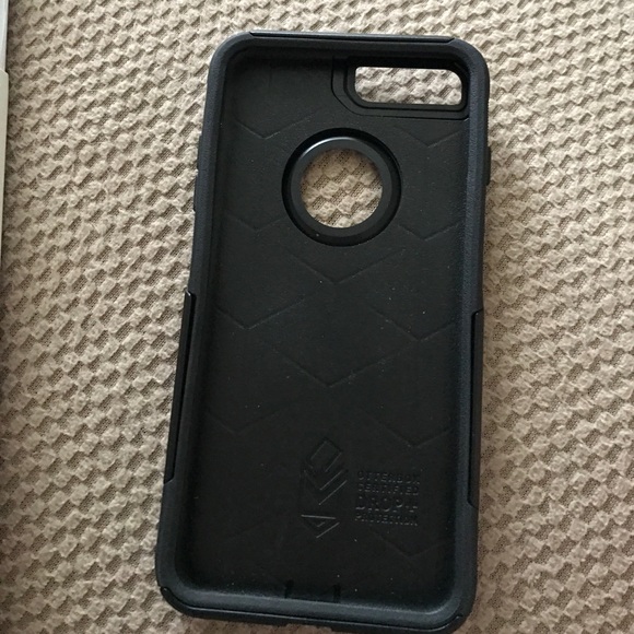 iPhone 7 plus otter box - Picture 2 of 2
