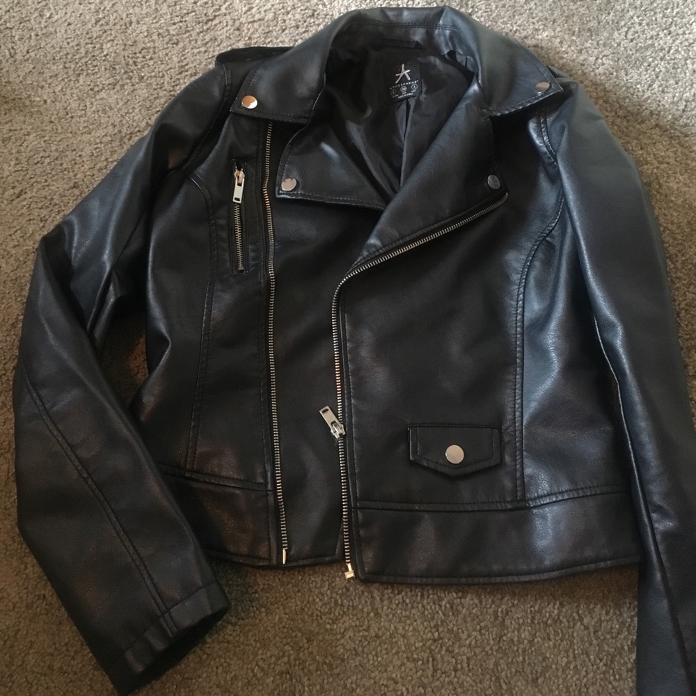 Black leather jacket🌹