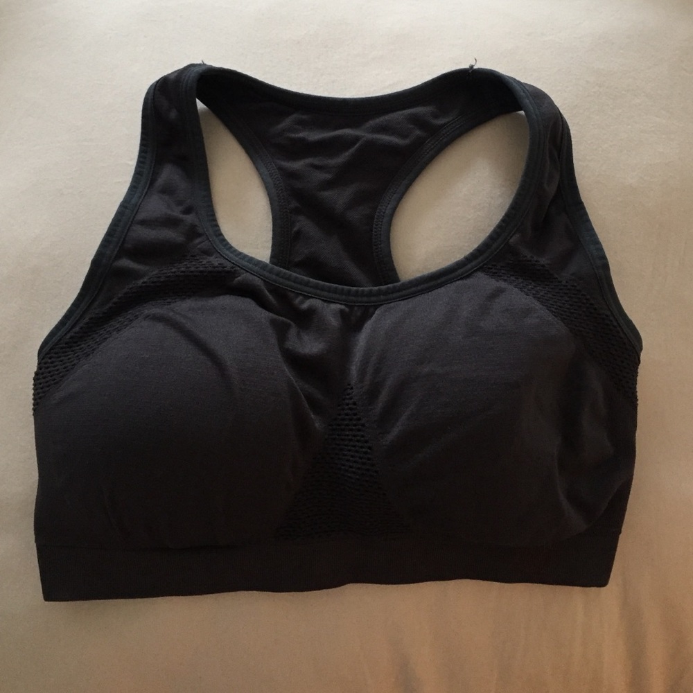 Super cute dark grey sports bra!