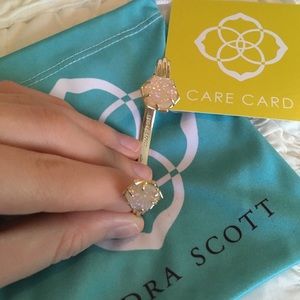 Kendra Scott bracelet