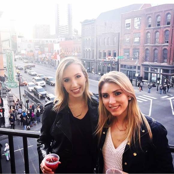 Meet your Posher, Breanna - Picture 1 of 1