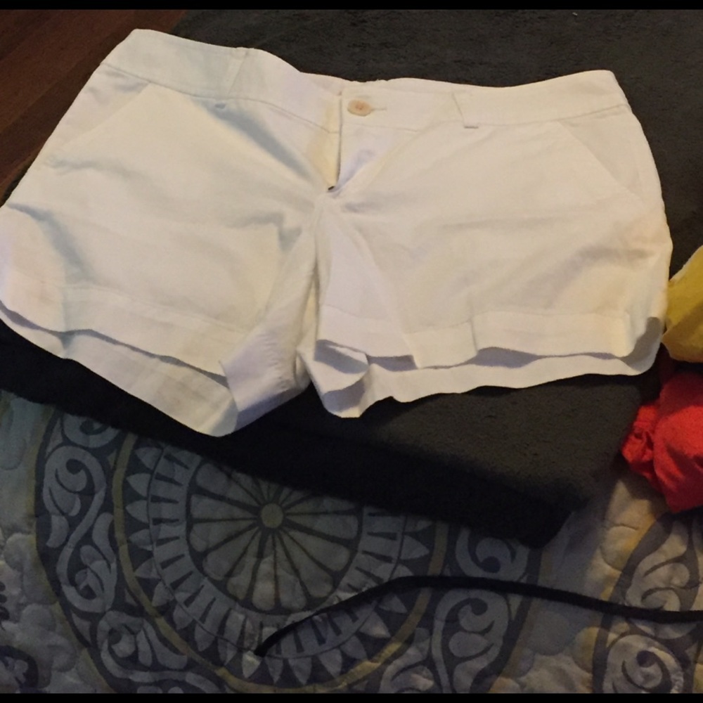 White Lilly Pulitzer shorts. Size 12