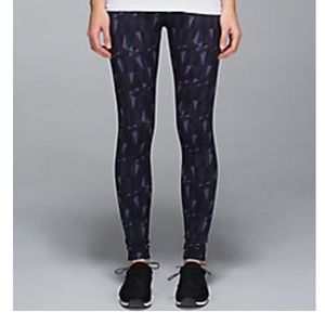 Lululemon wunder under