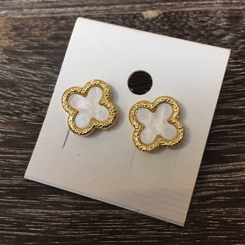 2 for $15 Clover Style Earrings - Picture 1 of 4