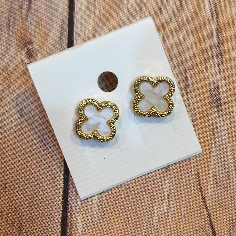 2 for $15 Clover Style Earrings - Picture 4 of 4