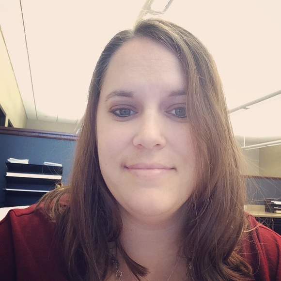 Meet your Posher, Nicole - Picture 1 of 1