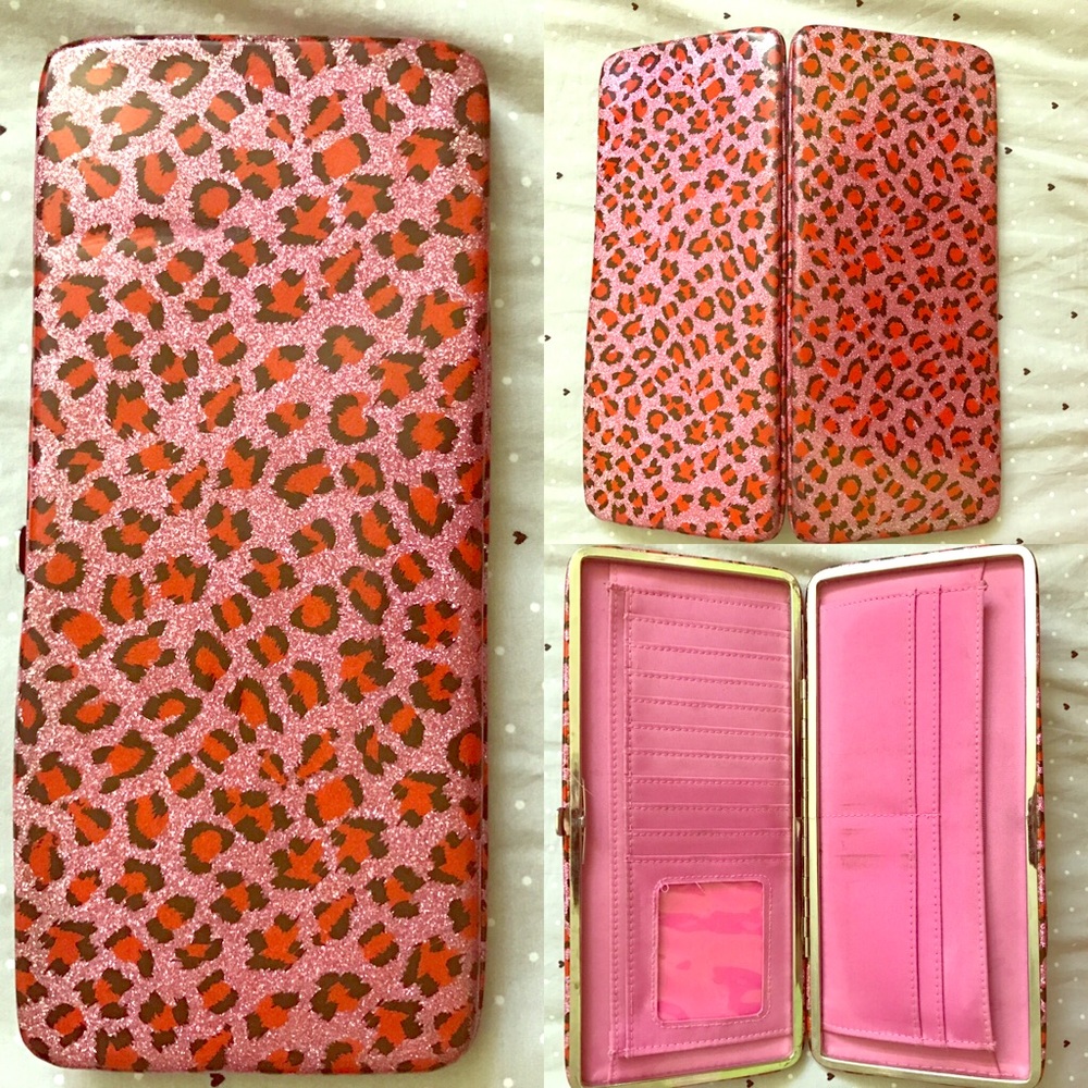 PINK cheetah print wallet clutch 💕