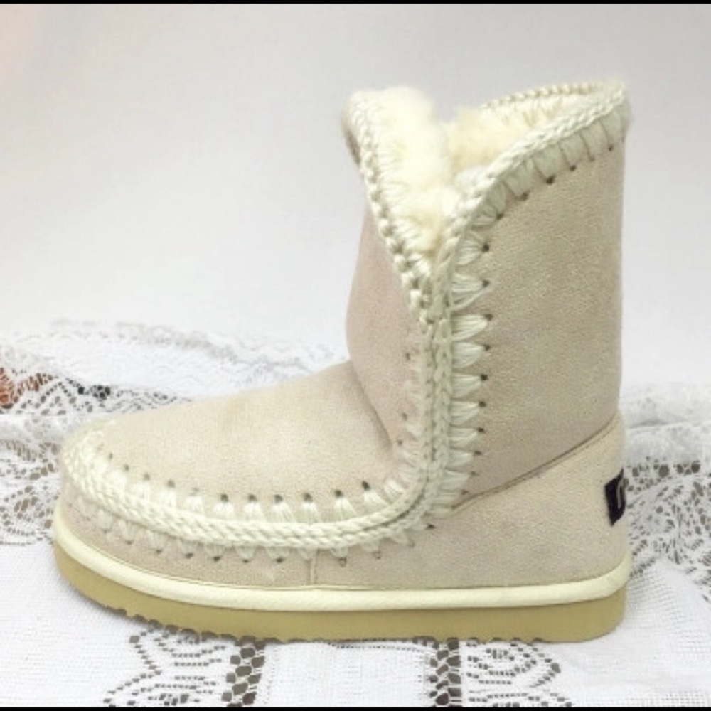 Mou Boots size 7 US.