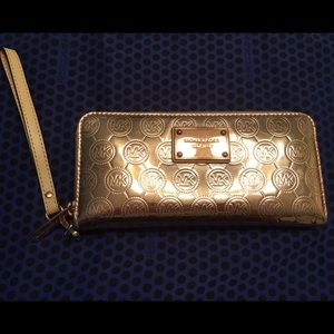 Michael Kors rose gold wallet