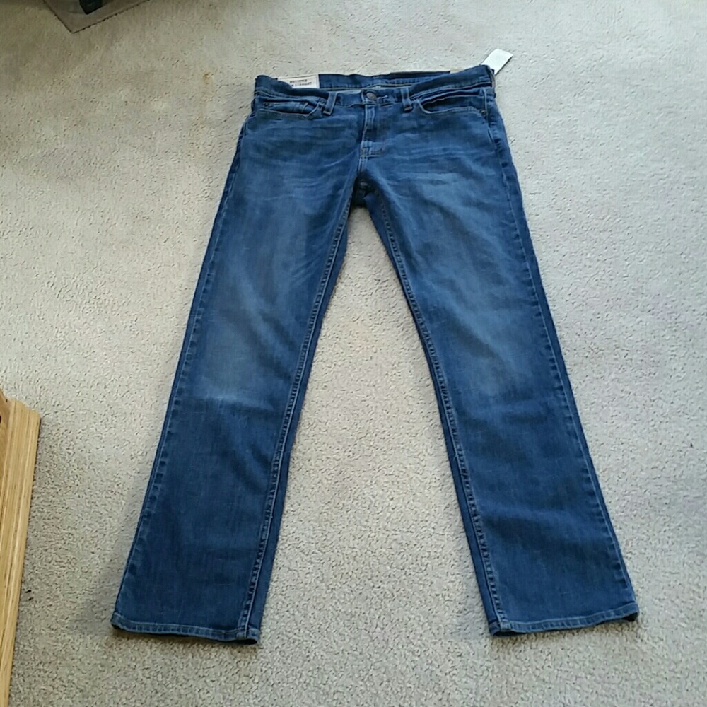 32x32 Hollister Slim Striaght Leg with Epic Flex