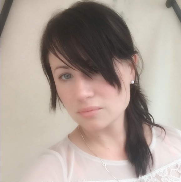 Meet your Posher, Carrie - Picture 4 of 8