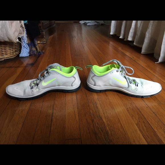 Nike Women's Training Shoe - Picture 2 of 4
