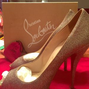 💕SALE💕Christian Louboutin glitter pumps