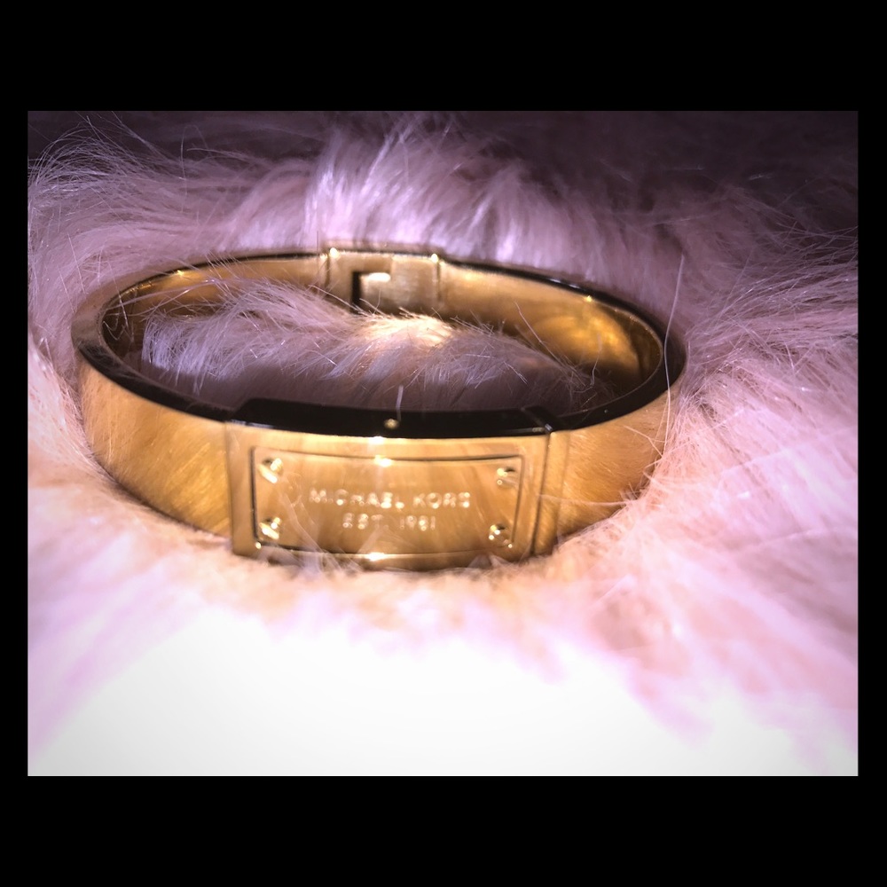 Michael Kors Gold Front Closure Bangle