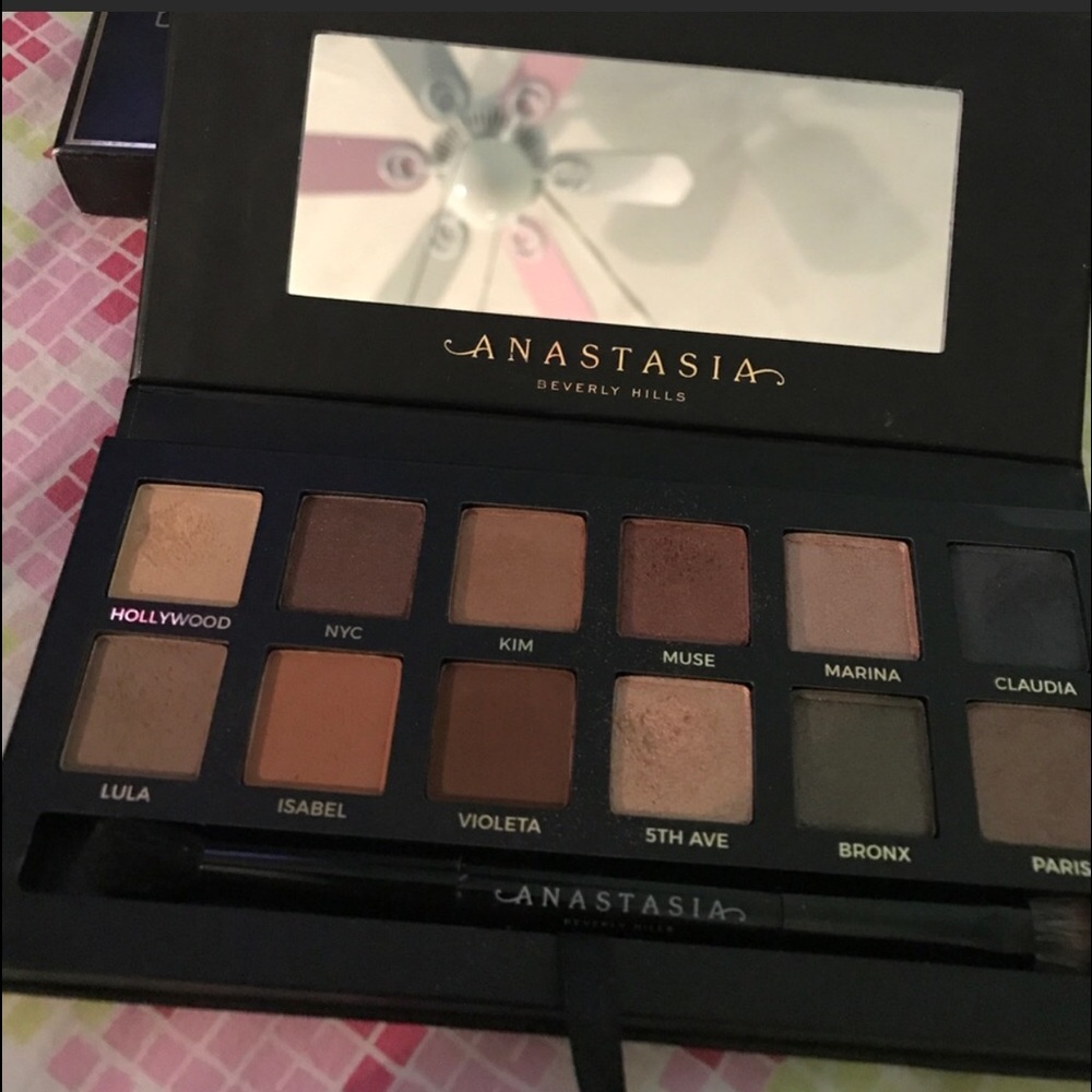 Anastasia Beverly Hills x Mario palette