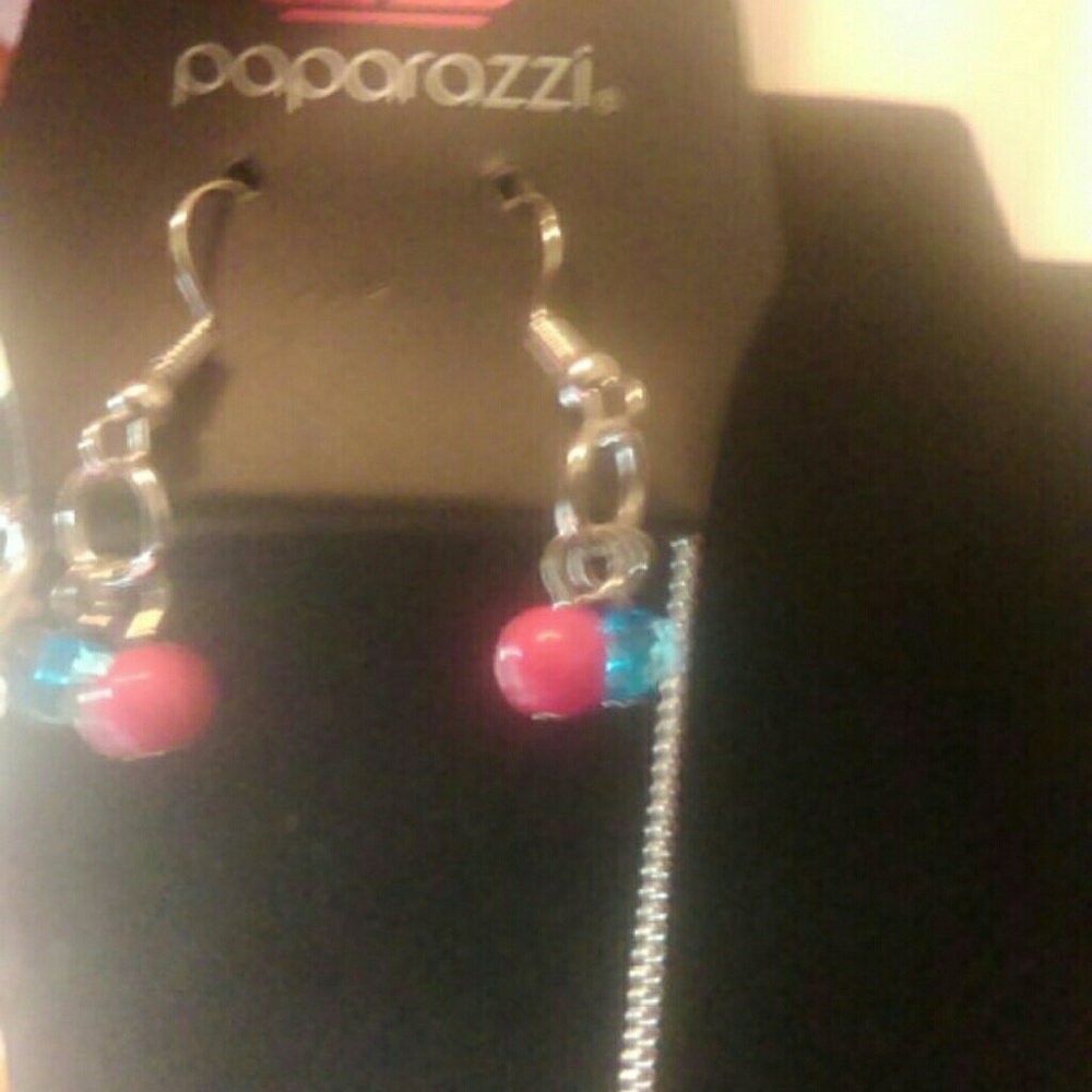 Necklace and earring set