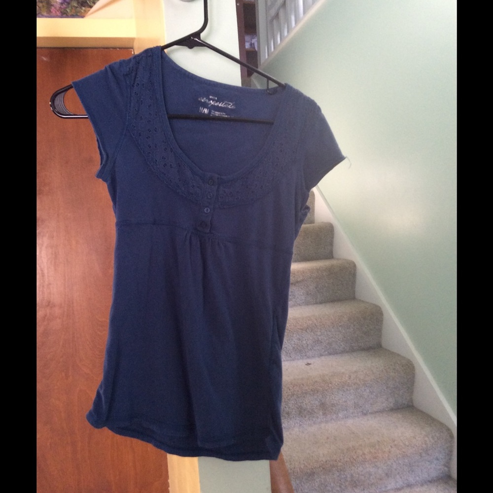 Aero cute navy shirt