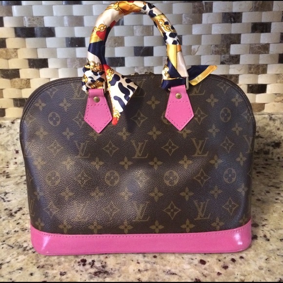 Mbellaboutique.com💕Authentic Louis Vuitton Alma - Picture 5 of 5