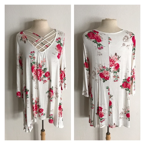 Tops - LAST ONE! (Plus) White floral top