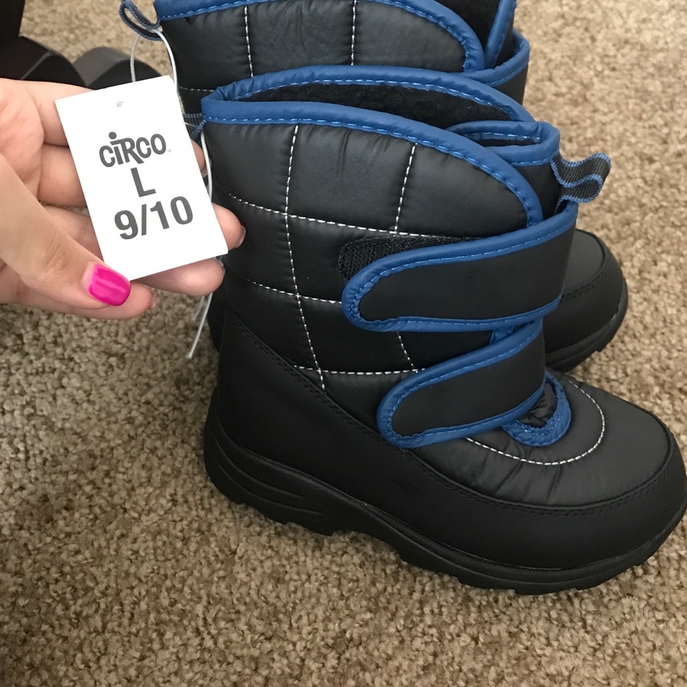 NEW kids Circo thermal boots size 9/10
