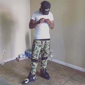 Meet your Posher, Lorenzo