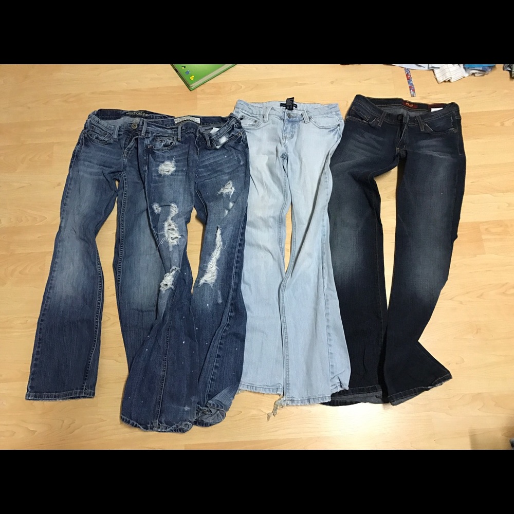 4 pairs of jeans