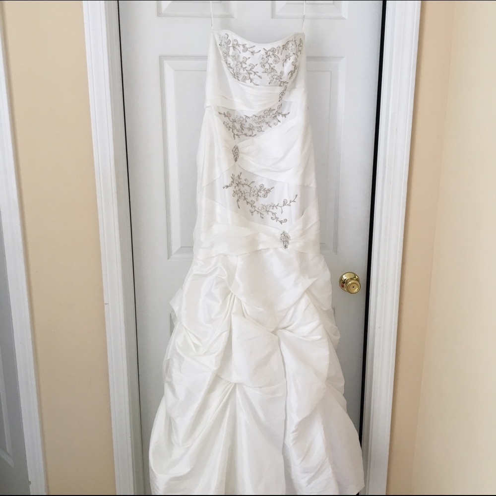 White wedding dress