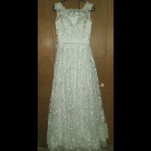 White lace wedding/formal dress