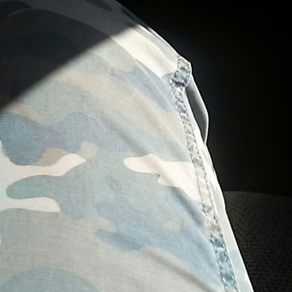 Meet your Posher, Lornora - Picture 1 of 1