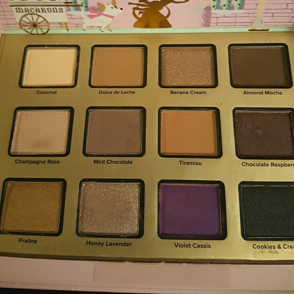 Too Faced Merry Macarons 2016 Christmas palette