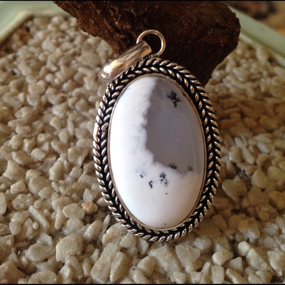 Vintage 925 Dendrite opal pendent