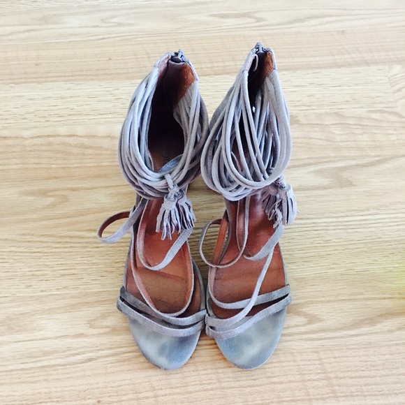 SOLDJeffrey Campbell Despina Heel - Picture 2 of 5