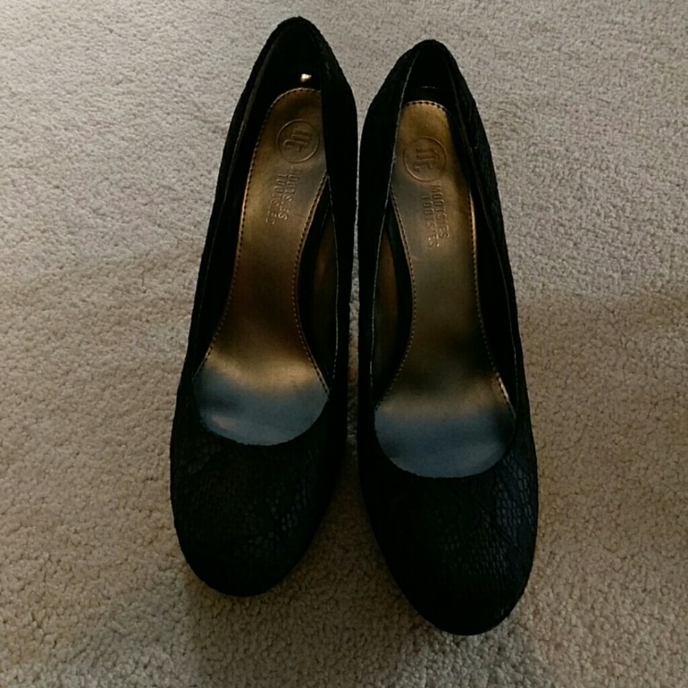 Black lace women's heels