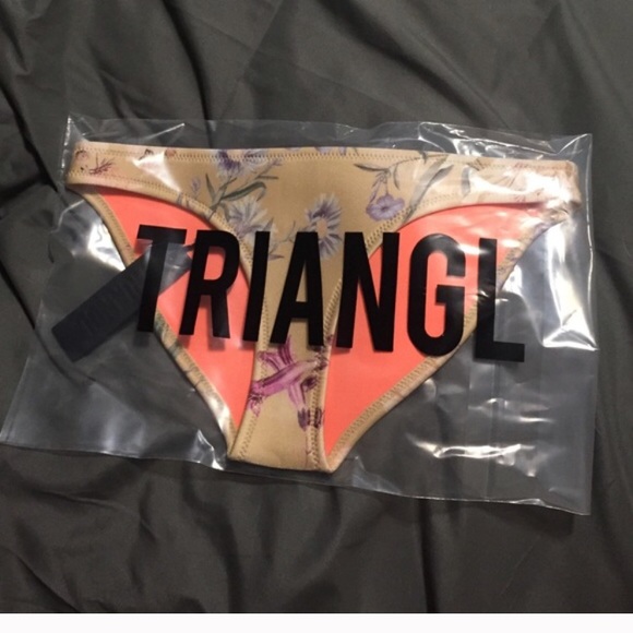 Triangl Coco Floral Bottoms - Picture 2 of 3