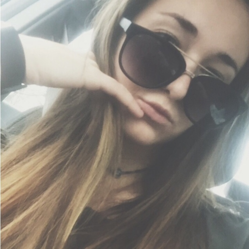 Meet your Posher, Nicole