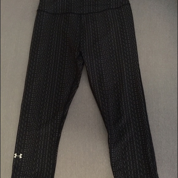 Nike crop leggings - Picture 1 of 5