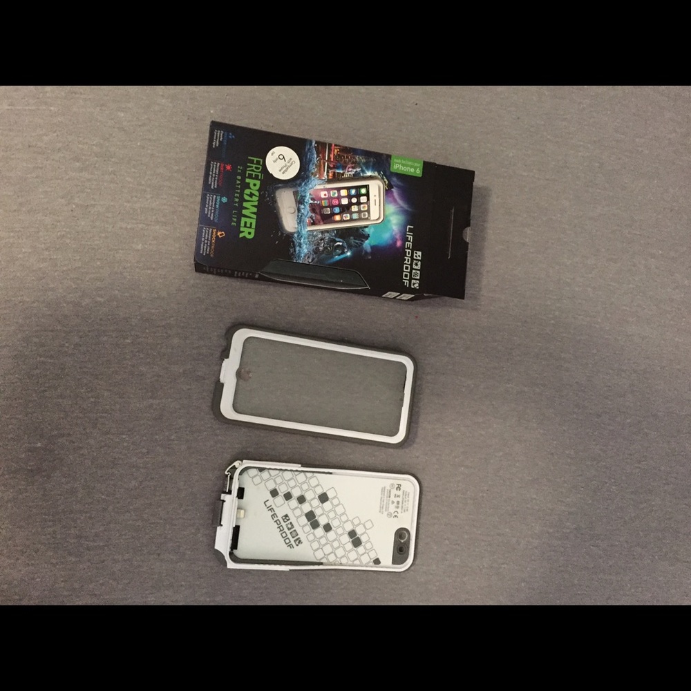 Lifeproof charging case for iPhone 6
