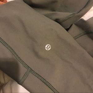 Lululemon size 4 gray pant