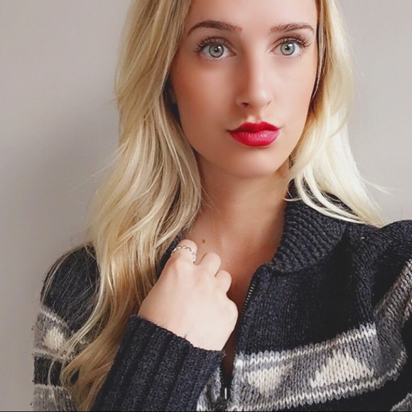 Meet your Posher, Brooke - Picture 1 of 1