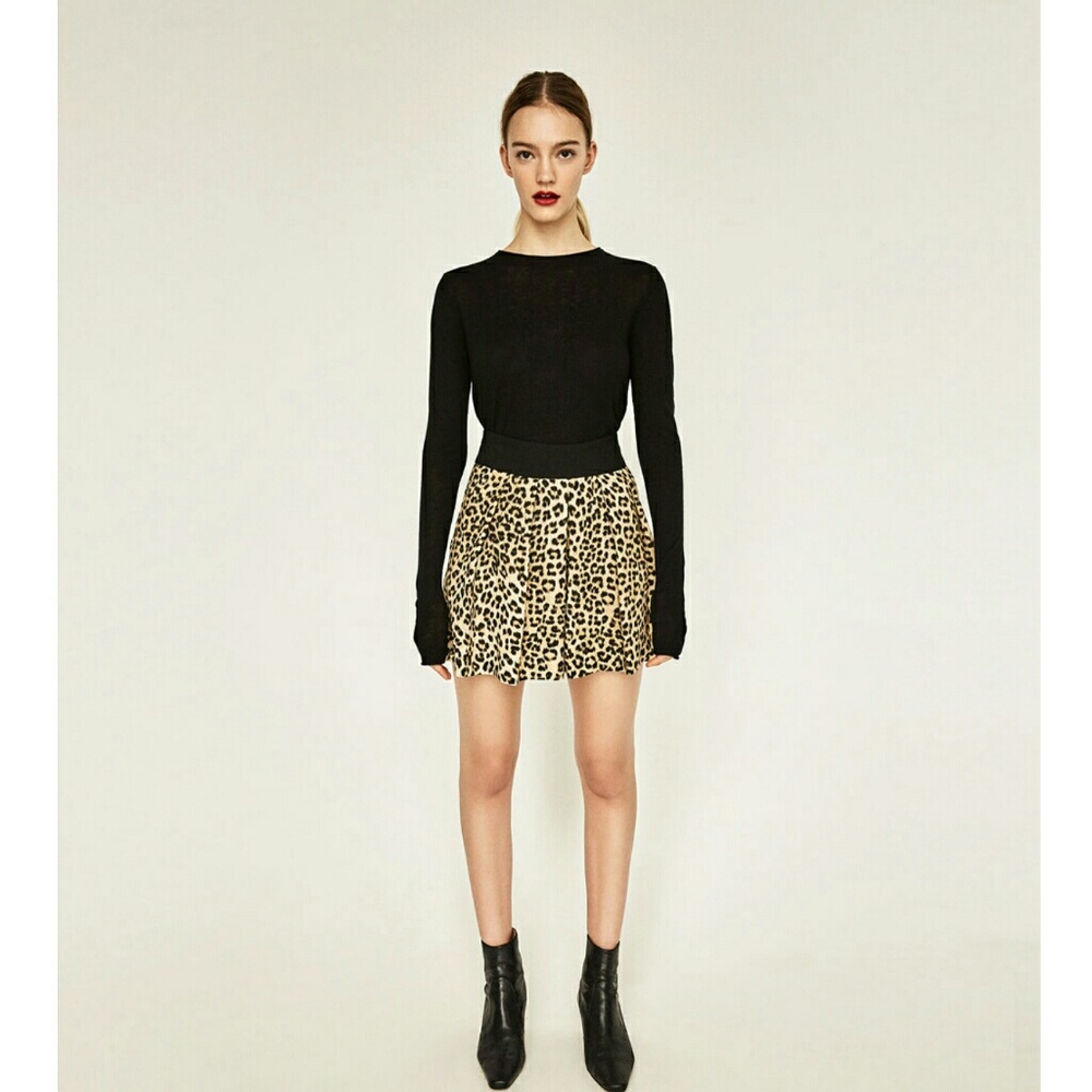 NWT Zara Animal print skort sz M