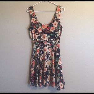 Floral sleeveless dress