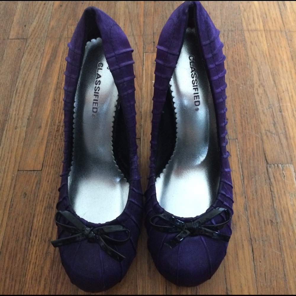 Cute bow satin pumps