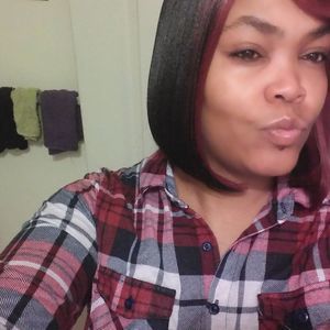 Meet your Posher, Monique