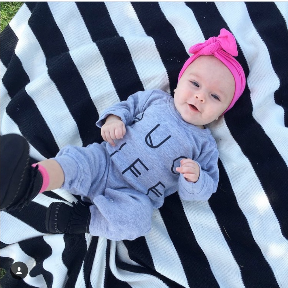 Baby long sleeve Onesie - Picture 2 of 2