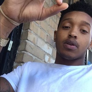 Meet your Posher, Derick