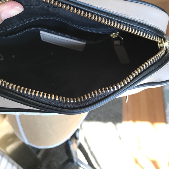 Marc by Marc Jacobs Bags - Mar By Marc Jacobs Purse. 100% Cow Leather Marc by Marc Jacobs Bags - Mar By Marc Jacobs Purse. 100% Cow Leather