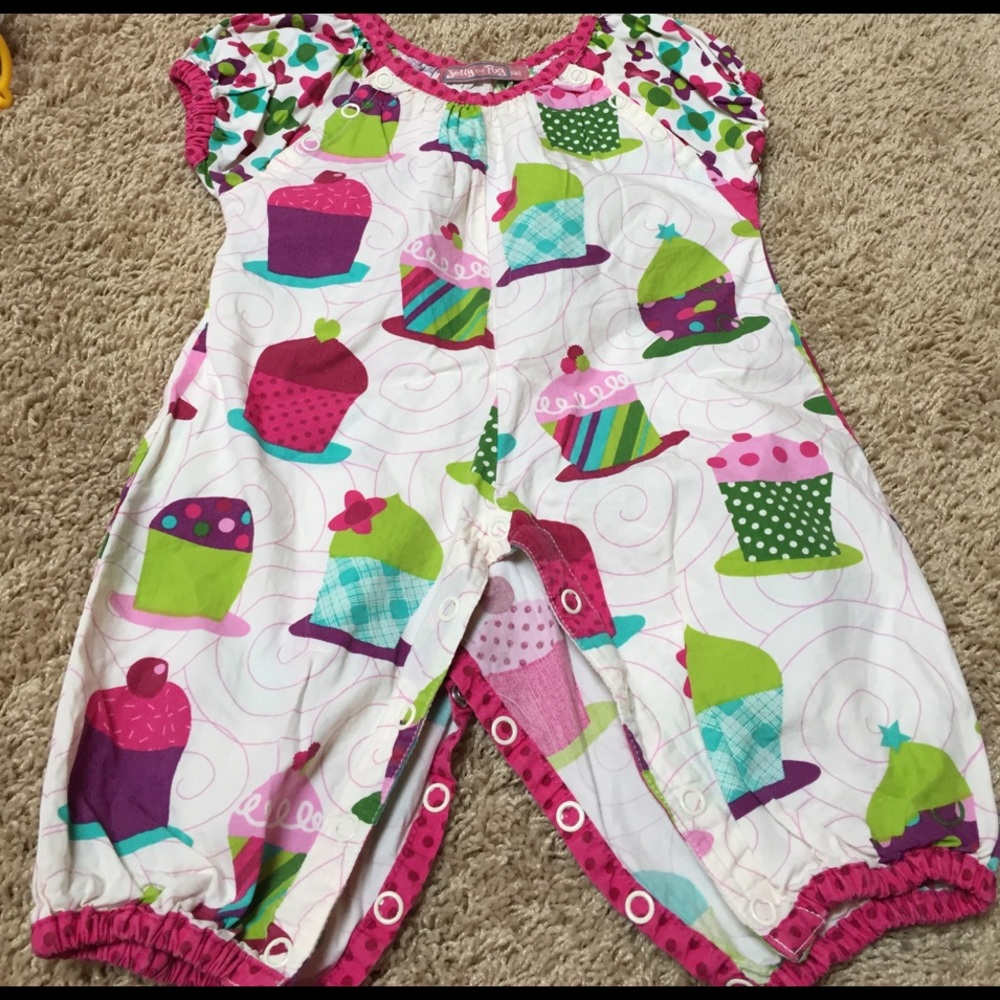 Jelly the pug 6-9 months super cute