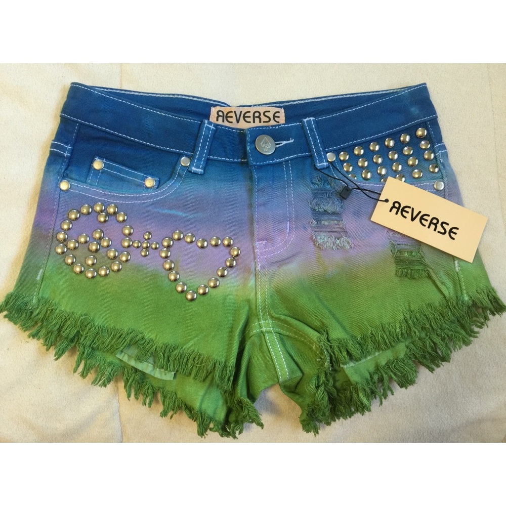 NWT🌈 Reverse Colorful short shorts w/Studs size 8
